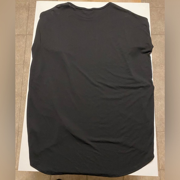 LuLaRoe small black Irma tunic top - Picture 4 of 5